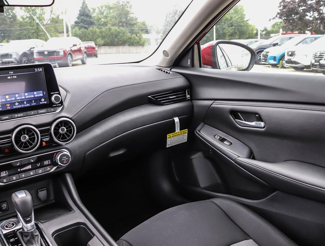 2025 Nissan Sentra SV MOONROOF Photo