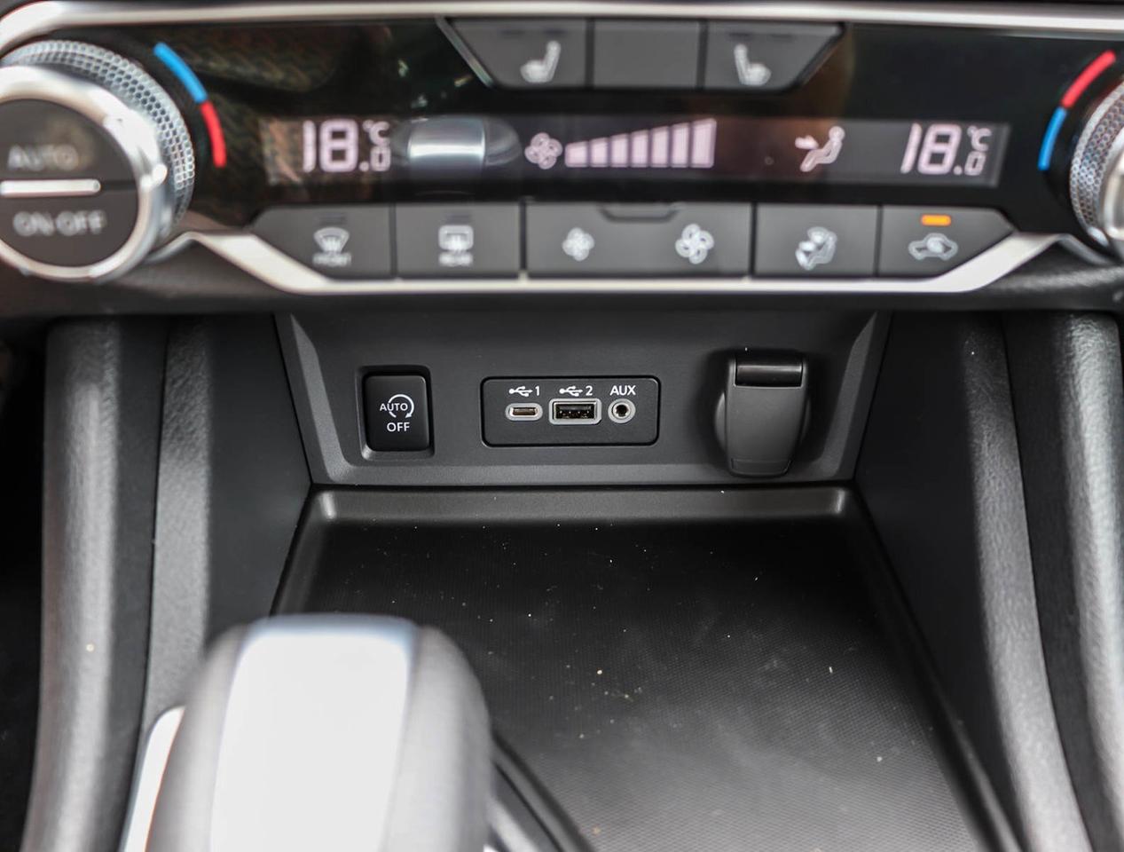 2025 Nissan Sentra SV MOONROOF Photo