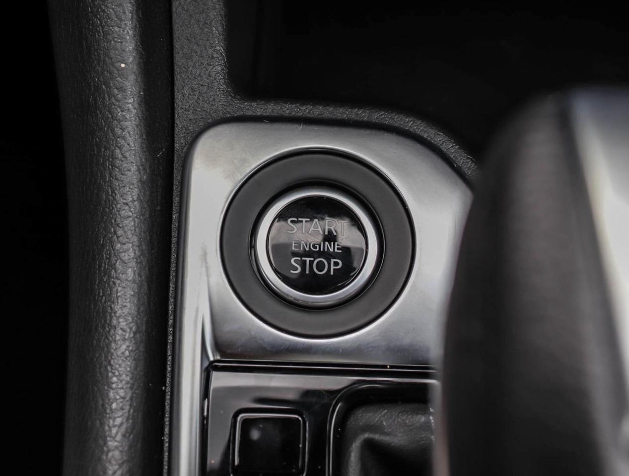 2025 Nissan Sentra SV MOONROOF Photo