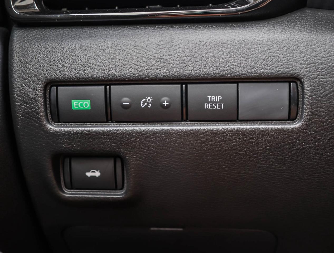 2025 Nissan Sentra SV MOONROOF Photo