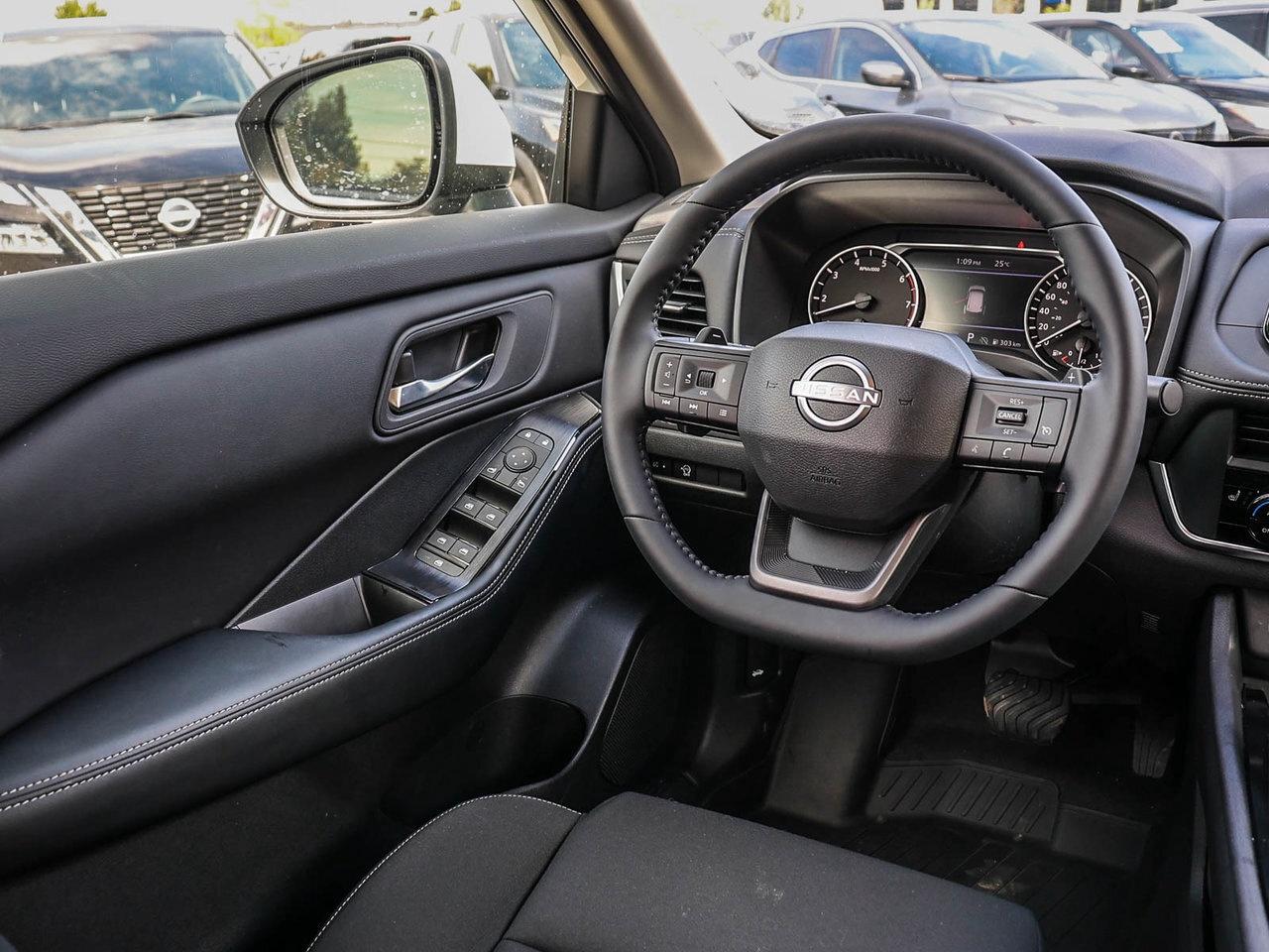 2026 Nissan Rogue S Photo