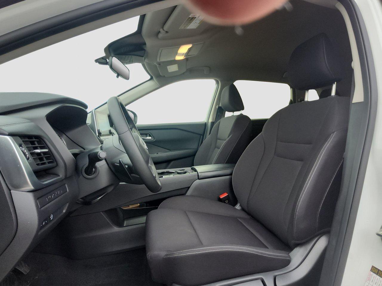 2026 Nissan Rogue S Photo
