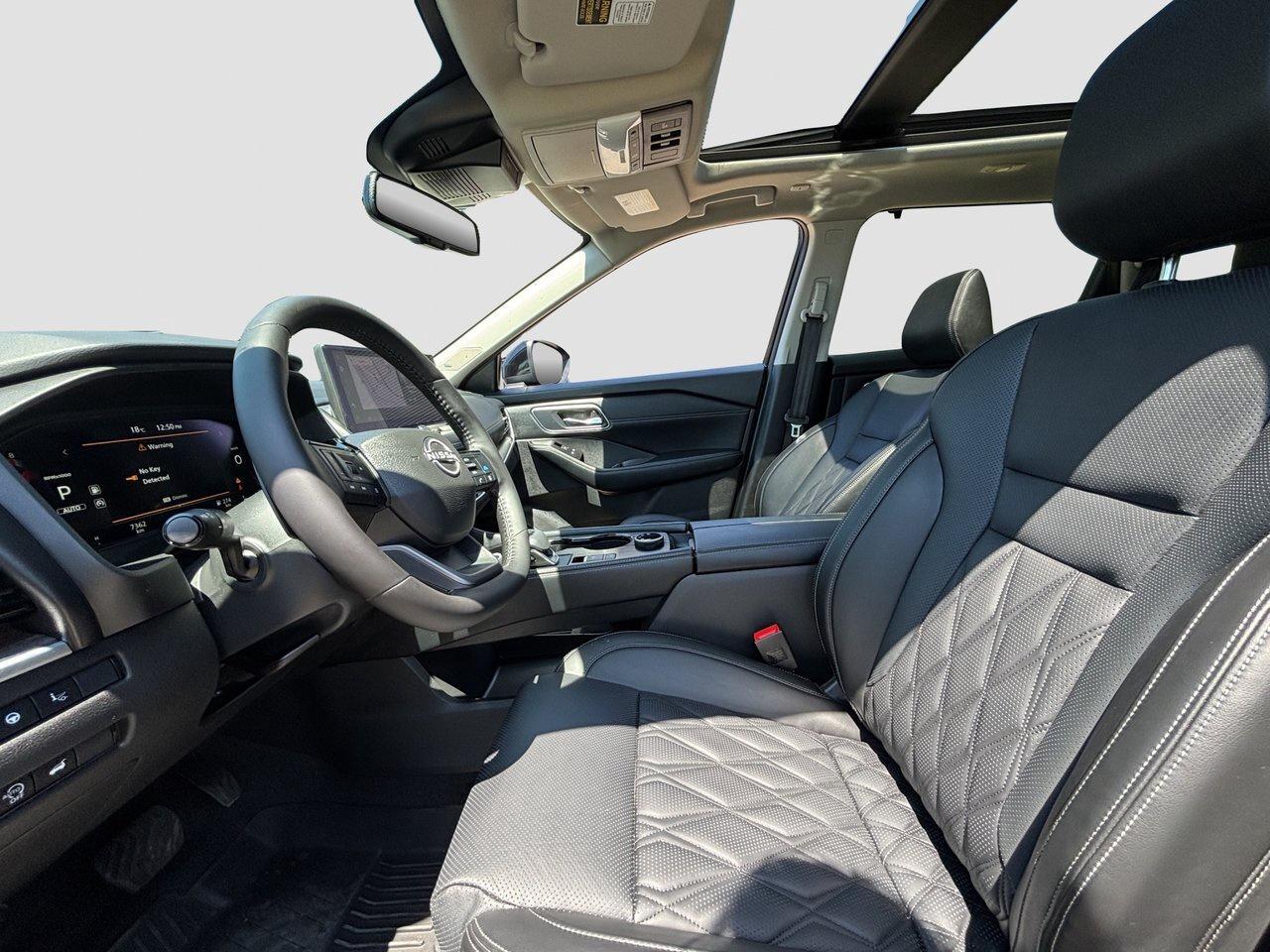 2026 Nissan Rogue Platinum Photo