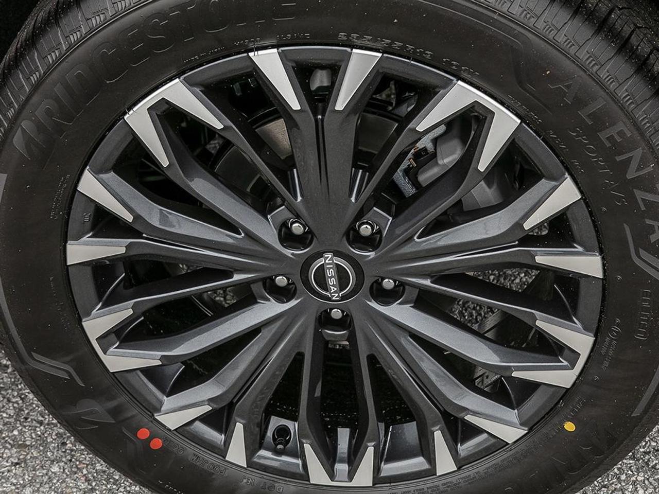 2026 Nissan Rogue Platinum Photo