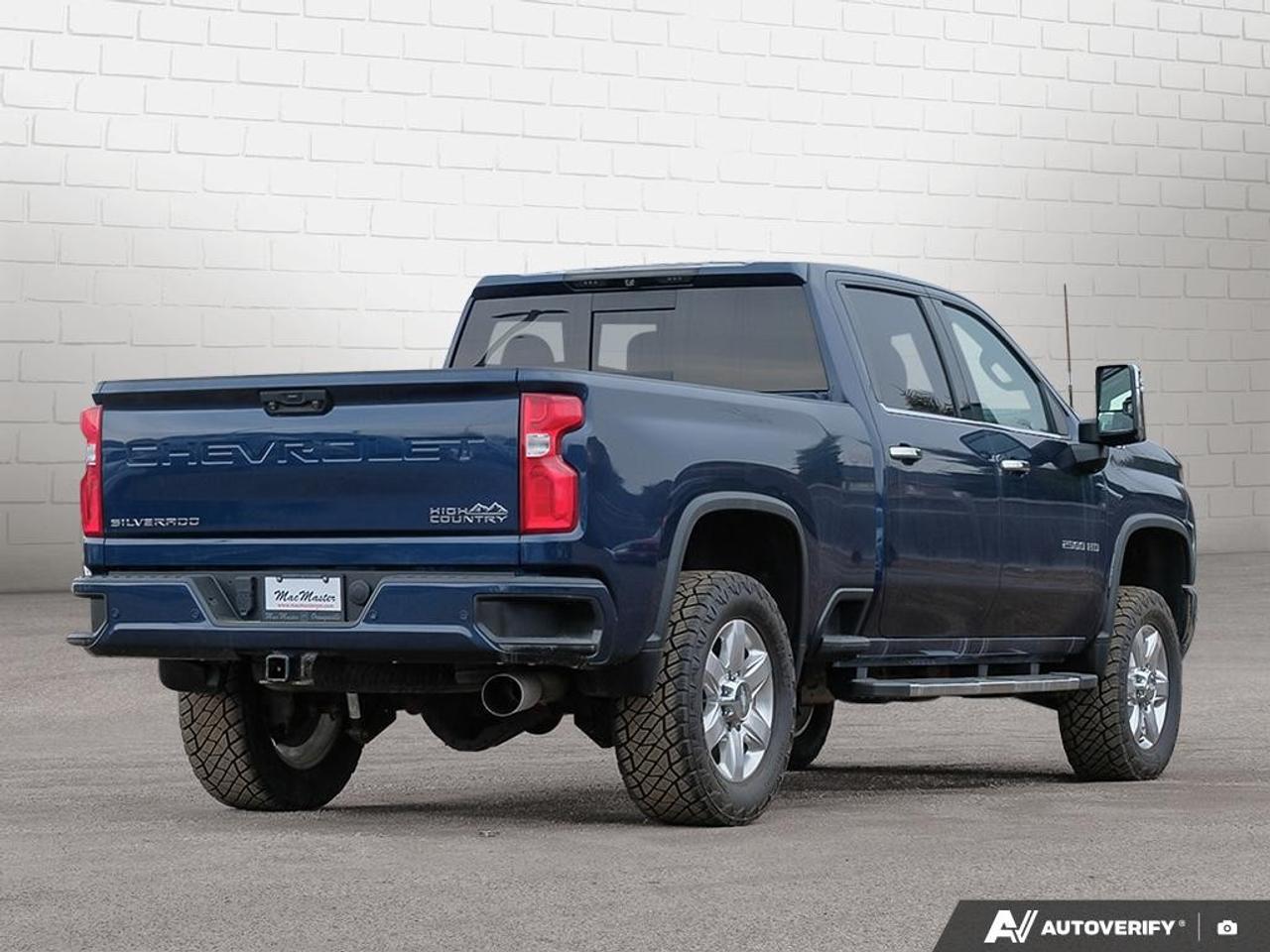 2022 Chevrolet SILVERADO 2500HD 4WD Crew Cab Standard Box High Country Photo
