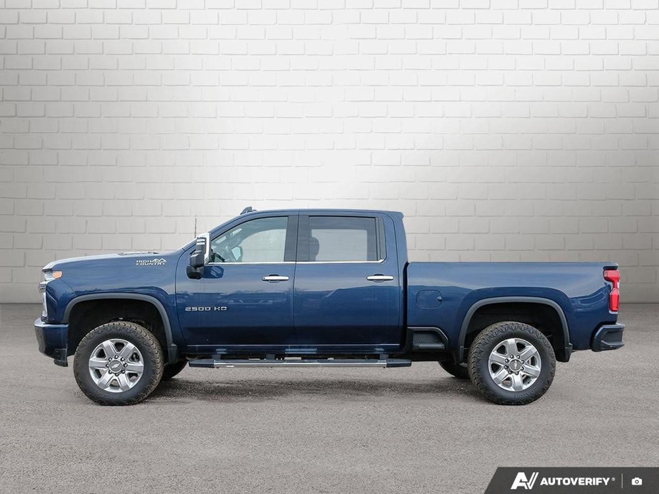 2022 Chevrolet SILVERADO 2500HD 4WD Crew Cab Standard Box High Country Photo