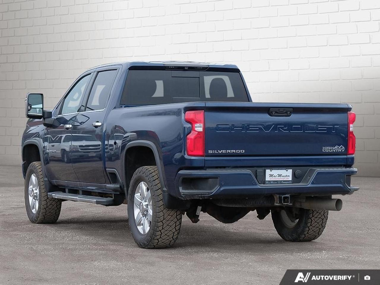 2022 Chevrolet SILVERADO 2500HD 4WD Crew Cab Standard Box High Country Photo2