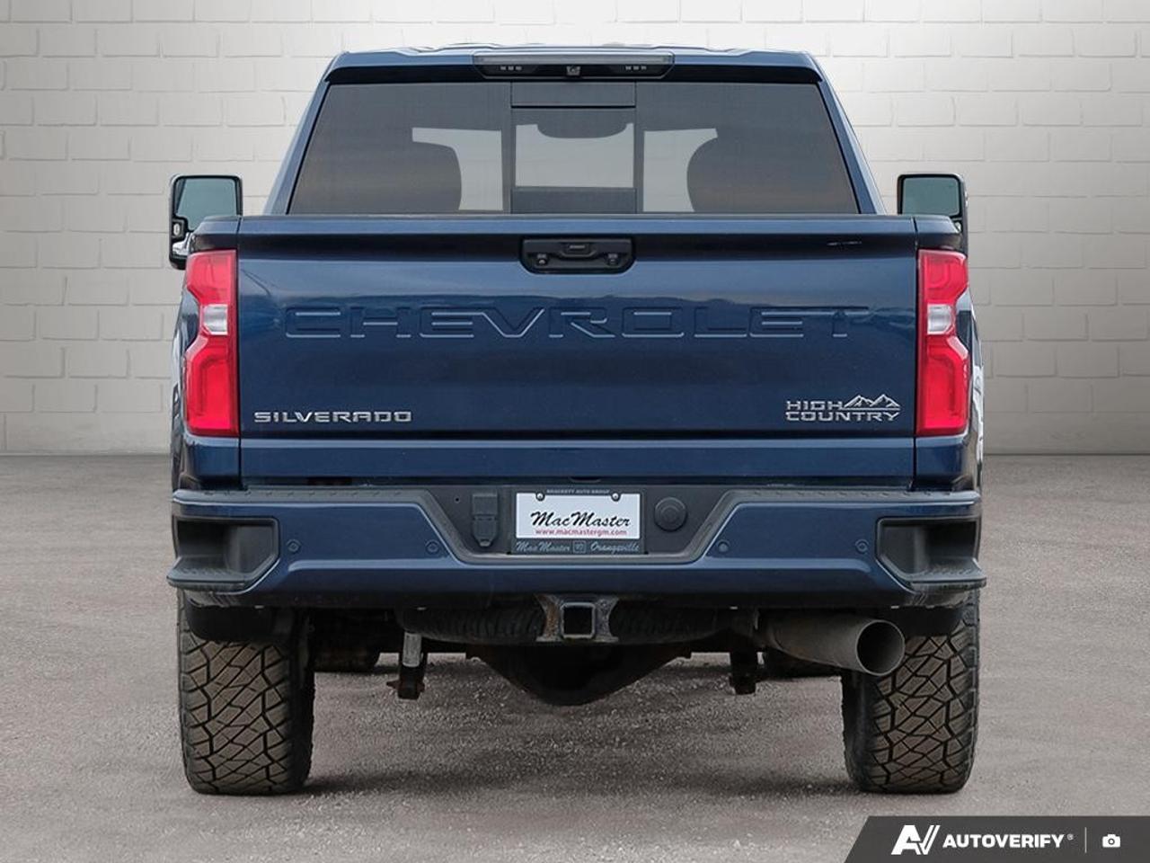 2022 Chevrolet SILVERADO 2500HD 4WD Crew Cab Standard Box High Country Photo