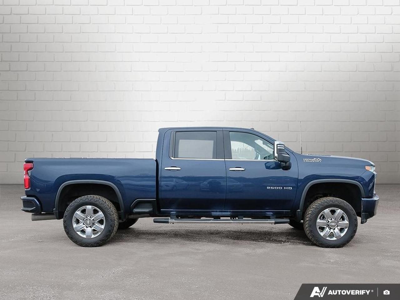 2022 Chevrolet SILVERADO 2500HD 4WD Crew Cab Standard Box High Country Photo