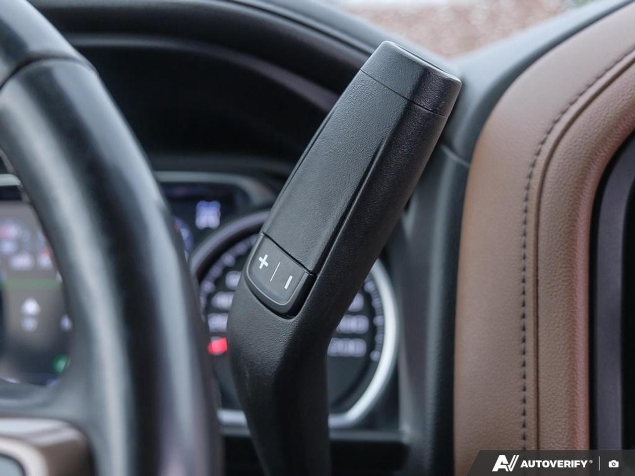 2022 Chevrolet SILVERADO 2500HD 4WD Crew Cab Standard Box High Country Photo