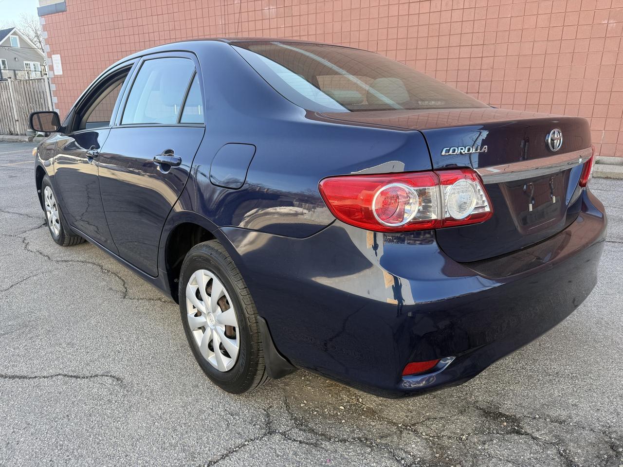 2011 Toyota Corolla 4dr Auto CE !! ONE OWNER ! NO ACCIDENTS 122753 KMS Photo