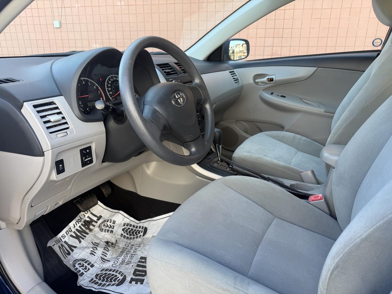 2011 Toyota Corolla 4dr Auto CE !! ONE OWNER ! NO ACCIDENTS 122753 KMS Photo