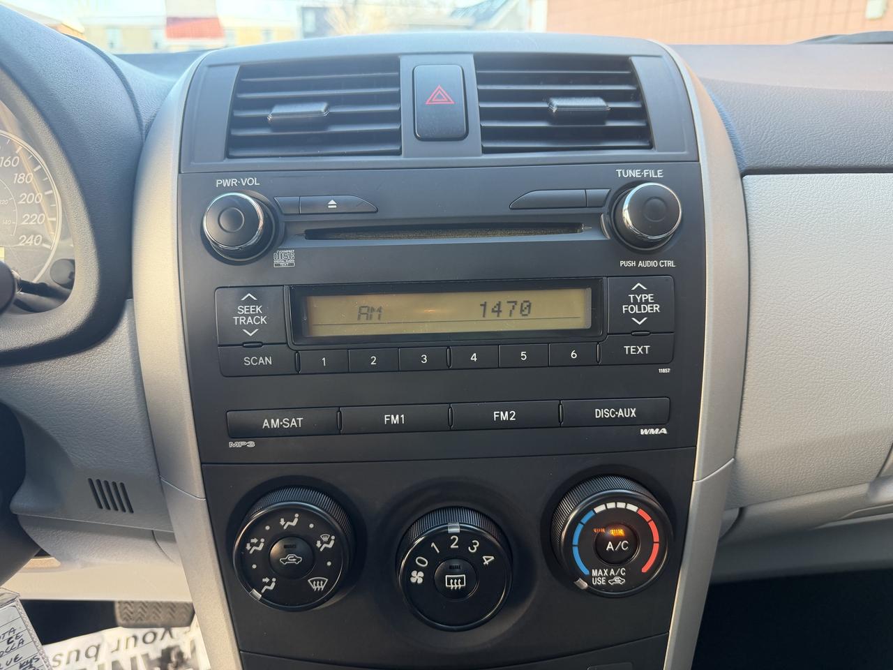 2011 Toyota Corolla 4dr Auto CE !! ONE OWNER ! NO ACCIDENTS 122753 KMS Photo