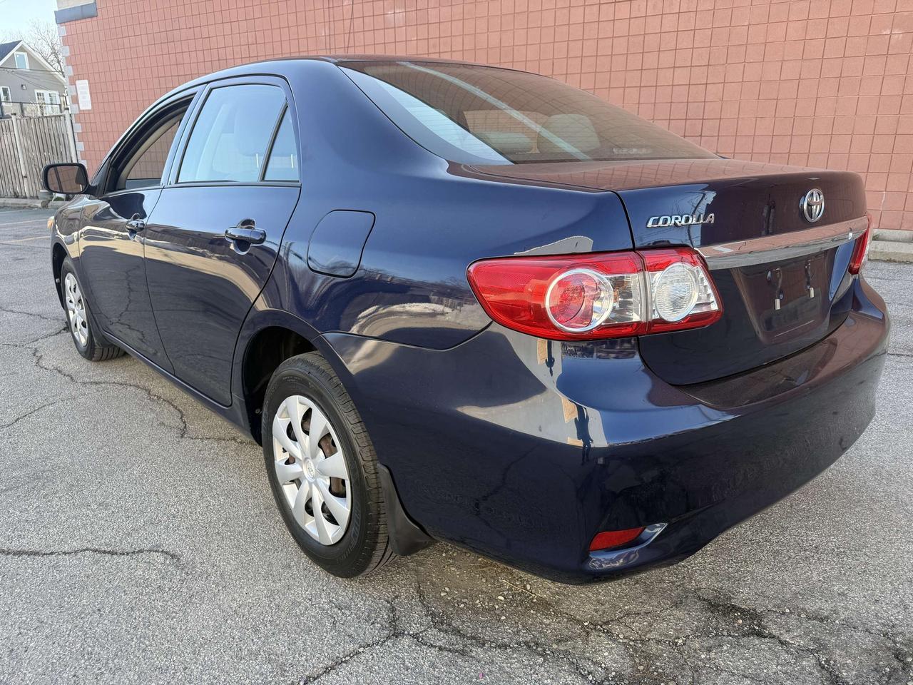 2011 Toyota Corolla 4dr Auto CE !! ONE OWNER ! NO ACCIDENTS 122753 KMS Photo