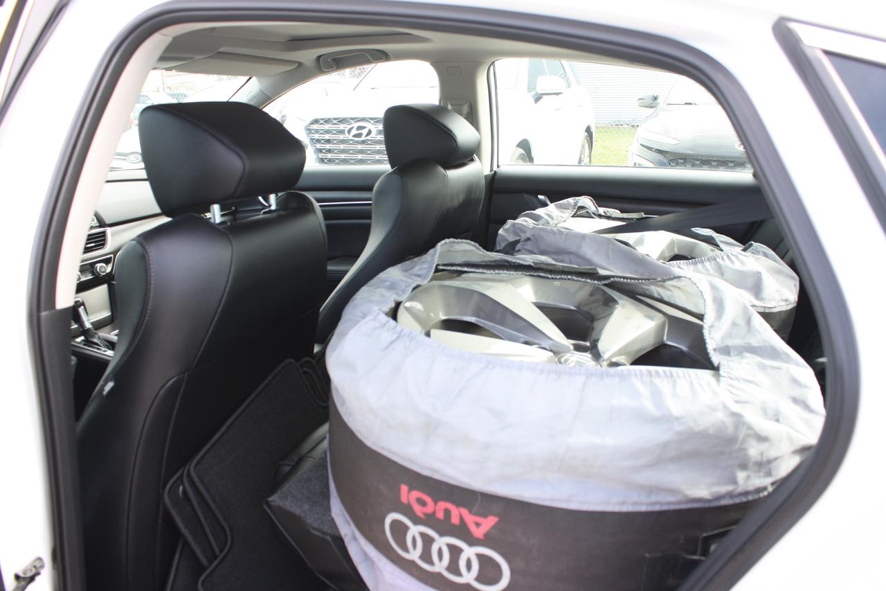 2018 Honda Accord Touring CVT / Leather / Heated Seats / Sunroof Photo