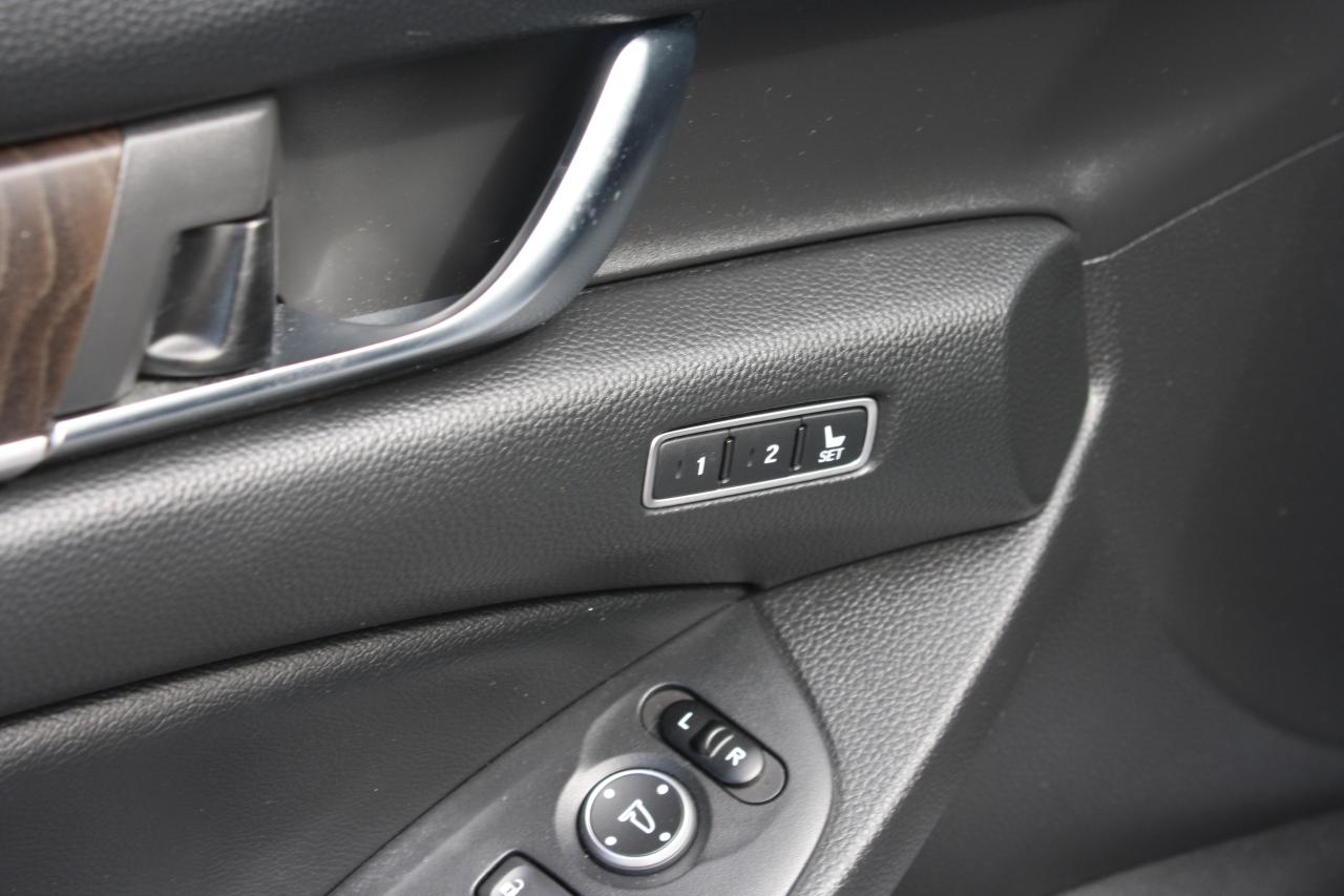 2018 Honda Accord Touring CVT / Leather / Heated Seats / Sunroof Photo