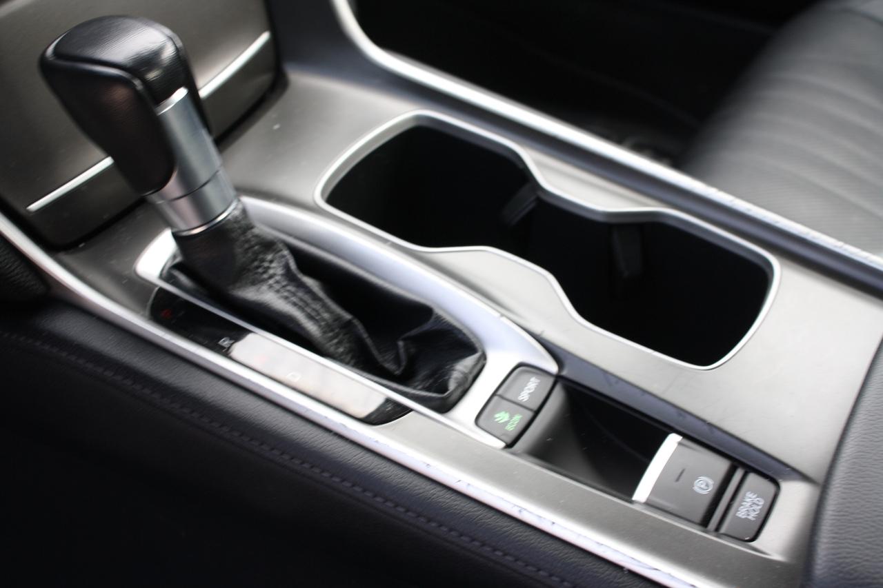 2018 Honda Accord Touring CVT / Leather / Heated Seats / Sunroof Photo