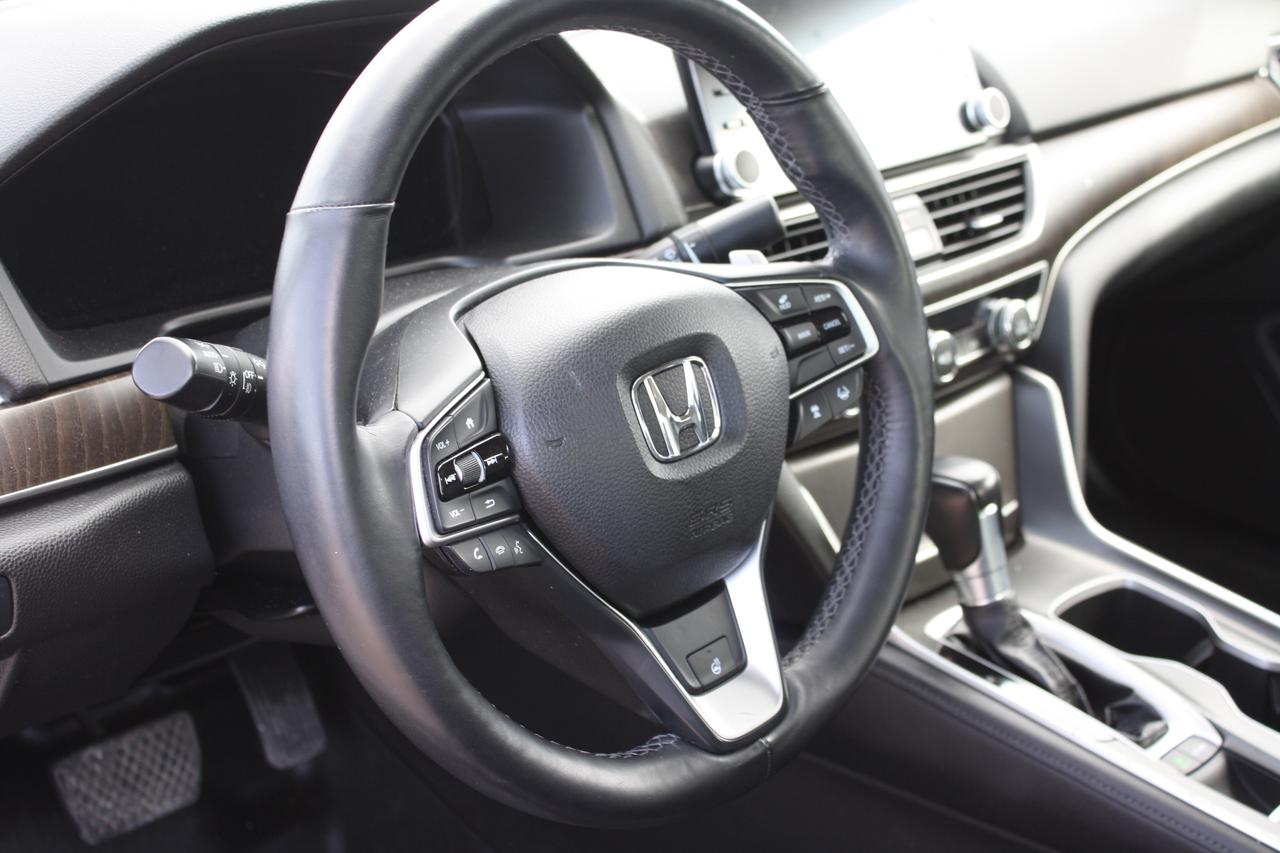 2018 Honda Accord Touring CVT / Leather / Heated Seats / Sunroof Photo