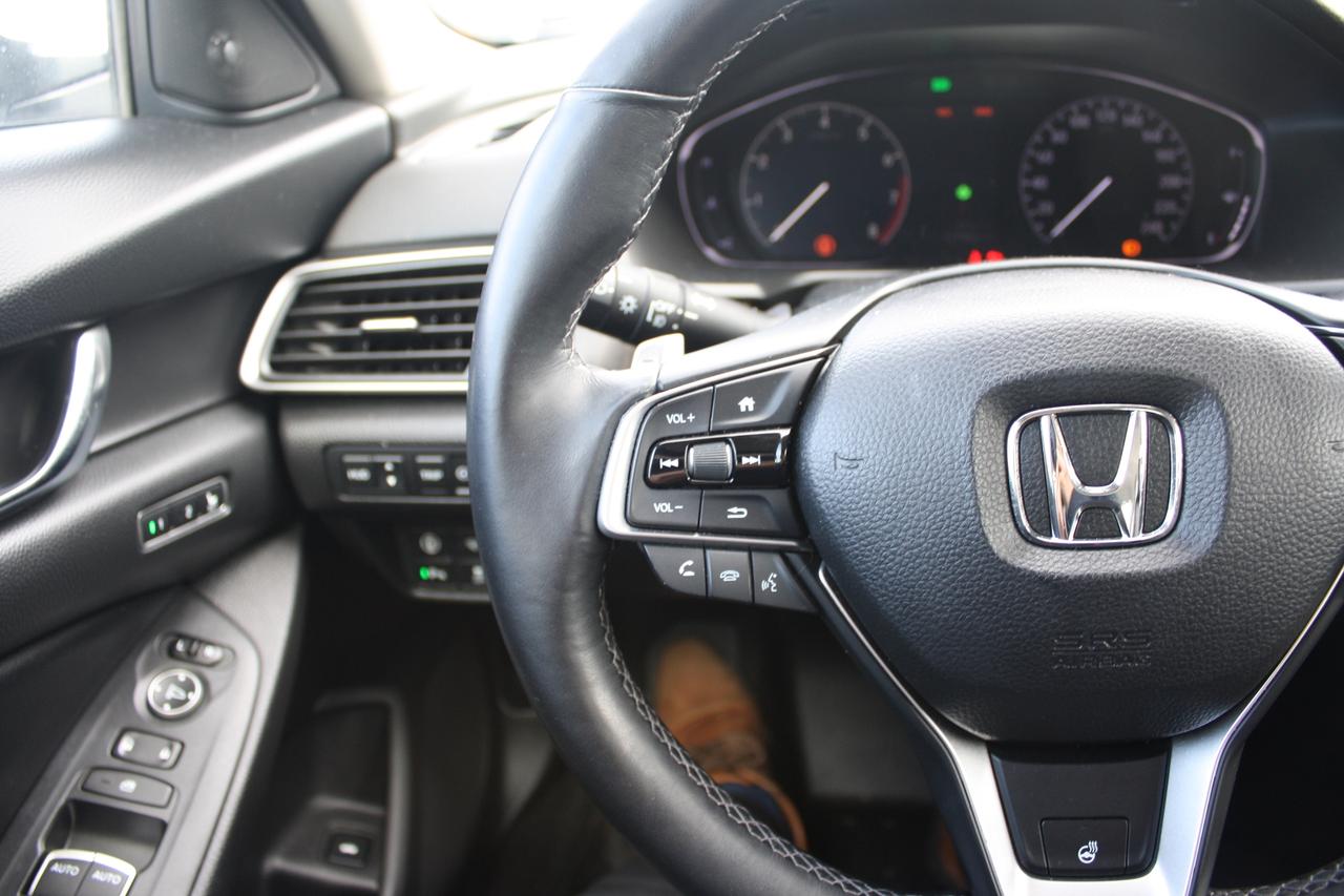 2018 Honda Accord Touring CVT / Leather / Heated Seats / Sunroof Photo