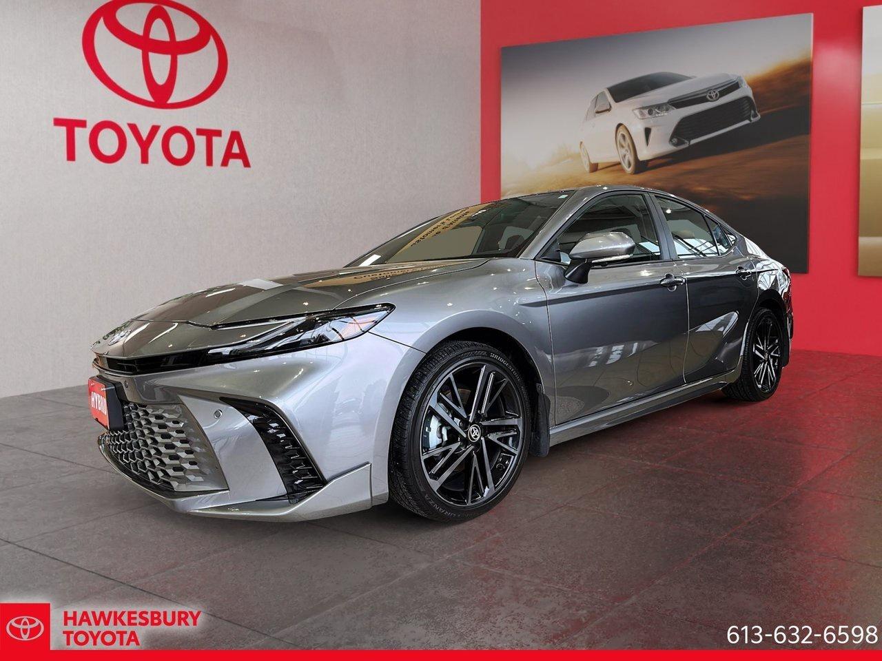 2025 Toyota Camry Hybrid XSE AWD Photo