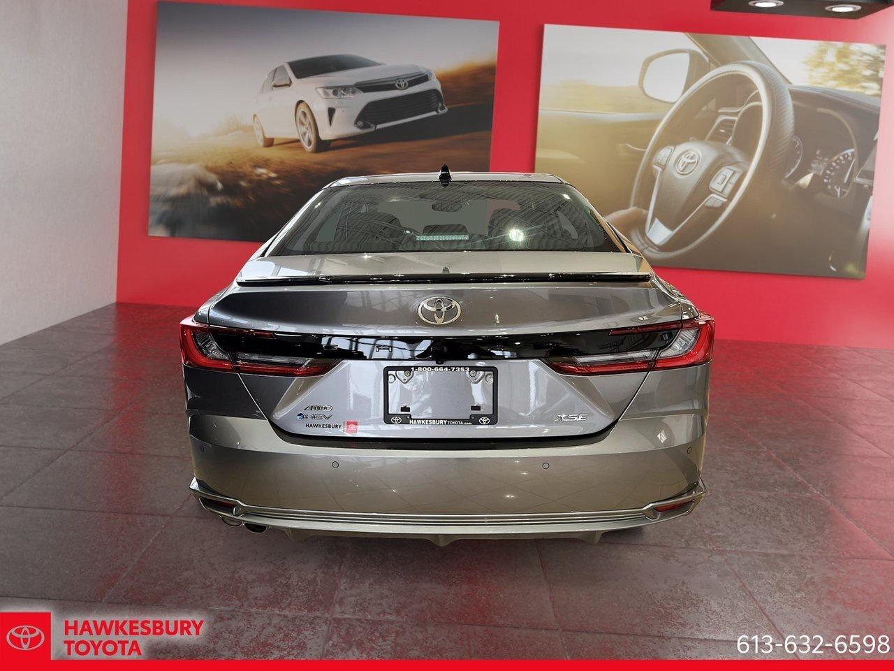 2025 Toyota Camry Hybrid XSE AWD Photo3