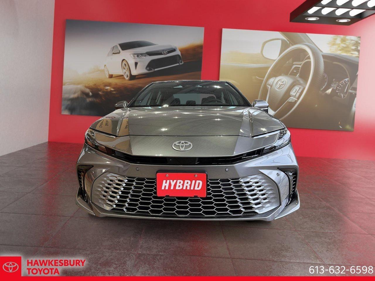 2025 Toyota Camry Hybrid XSE AWD Photo2