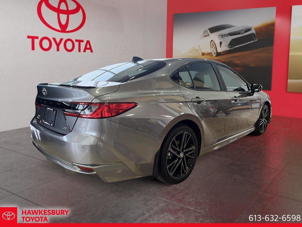 2025 Toyota Camry Hybrid XSE AWD Photo1
