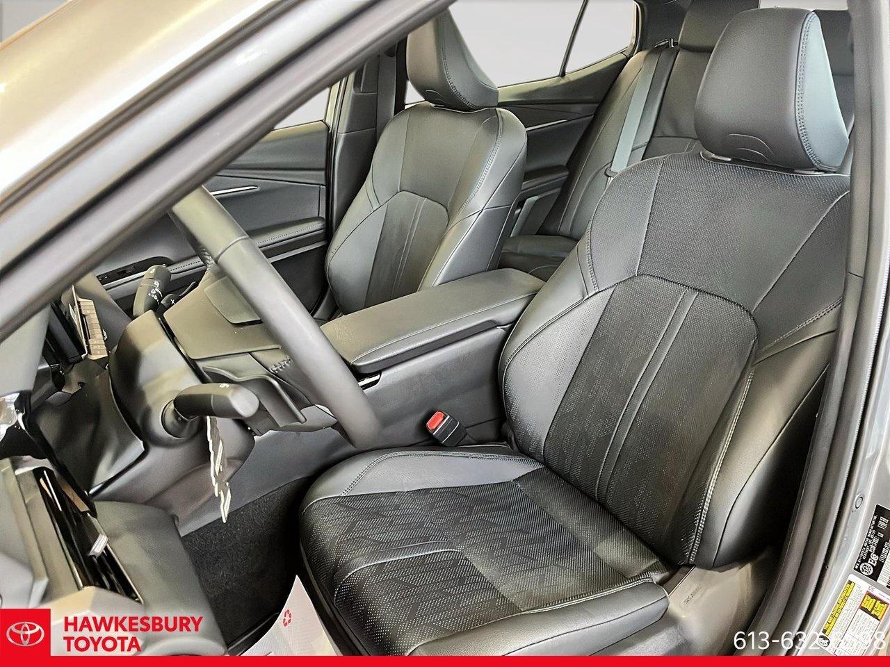 2025 Toyota Camry Hybrid XSE AWD Photo