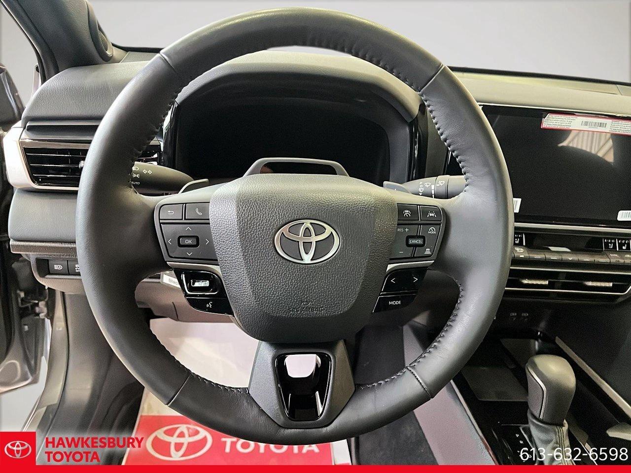 2025 Toyota Camry Hybrid XSE AWD Photo