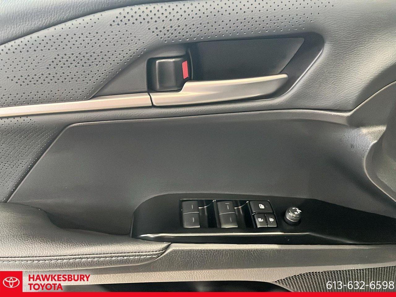 2025 Toyota Camry Hybrid XSE AWD Photo