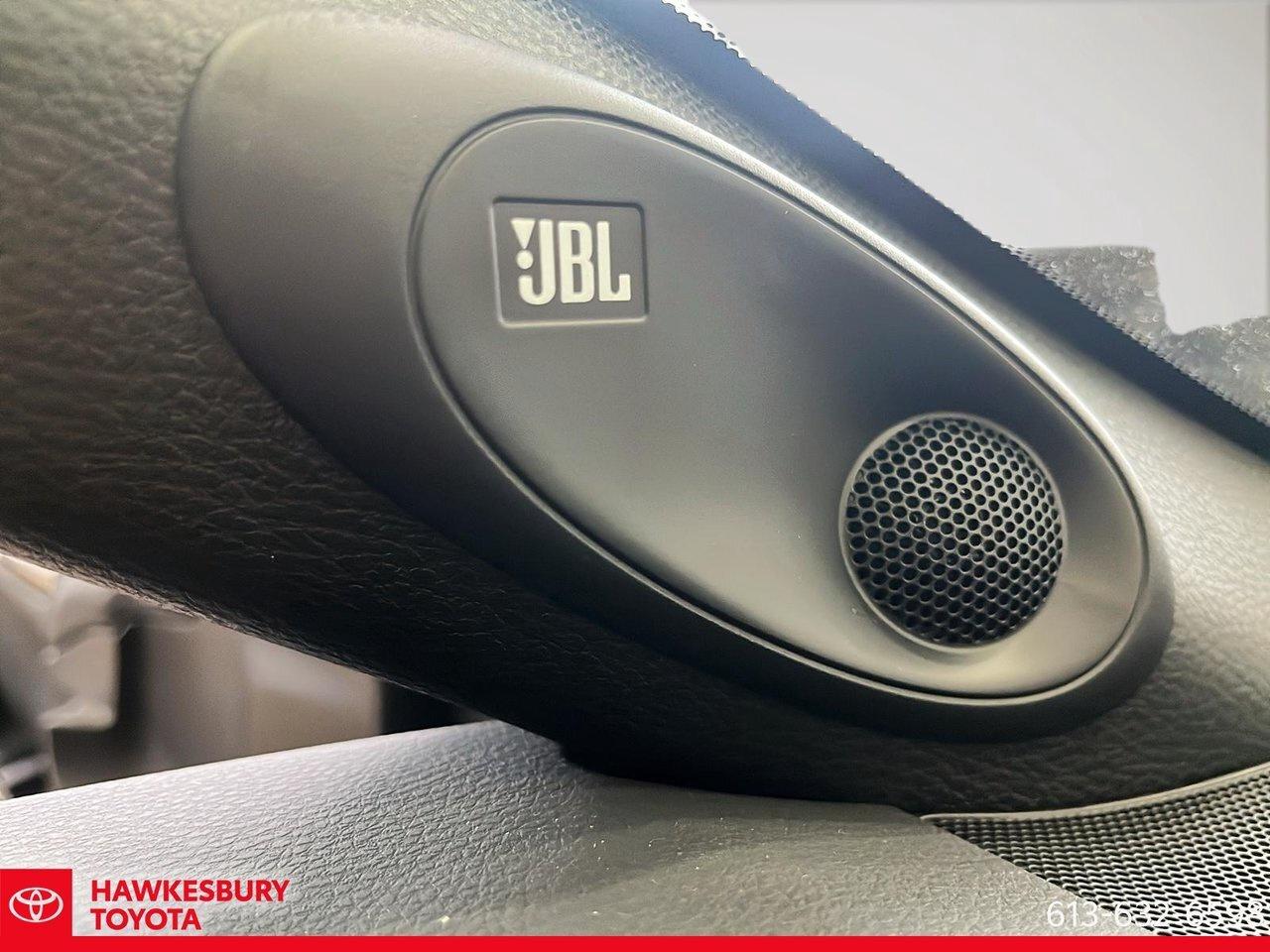 2025 Toyota Camry Hybrid XSE AWD Photo