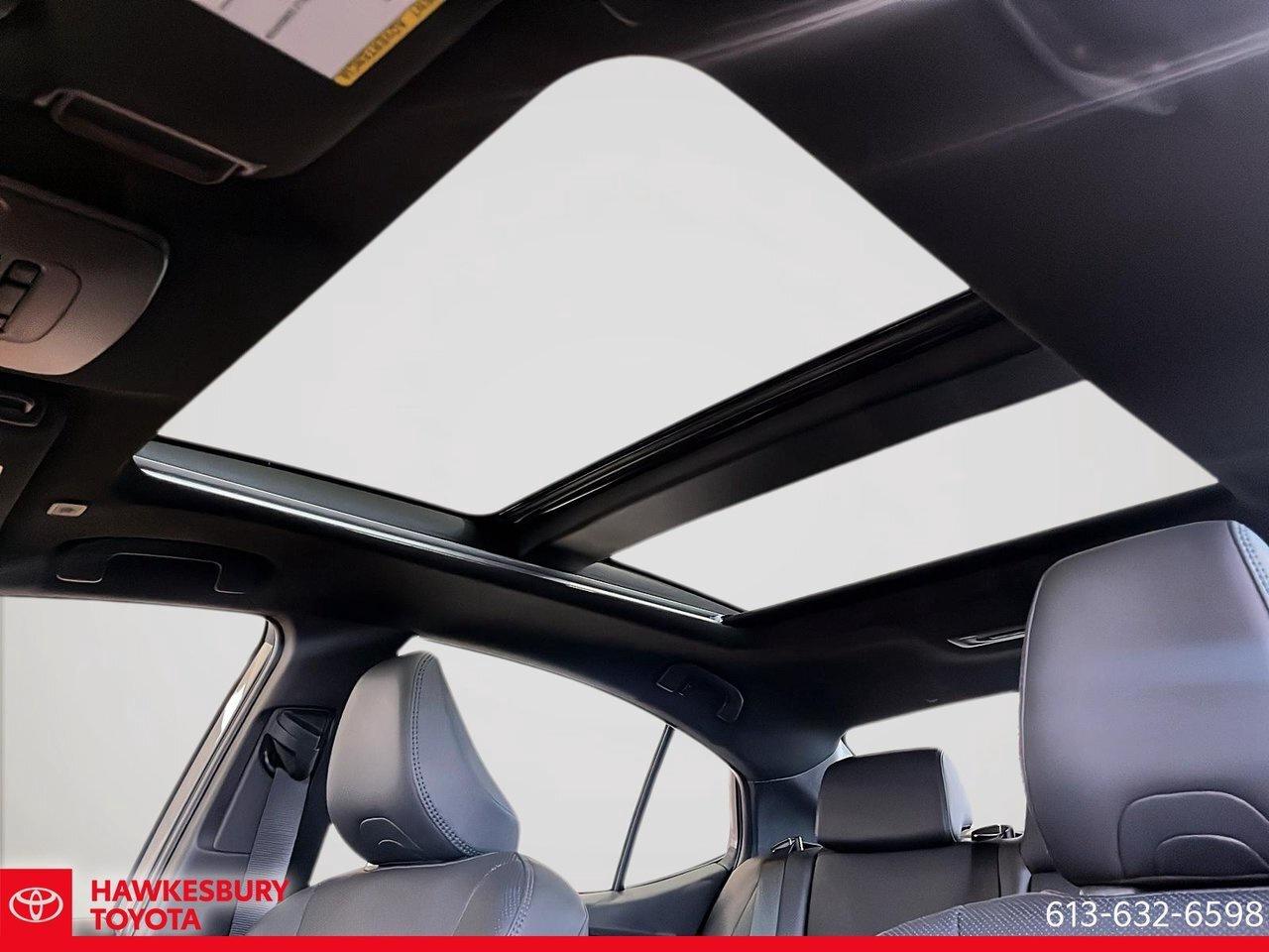 2025 Toyota Camry Hybrid XSE AWD Photo