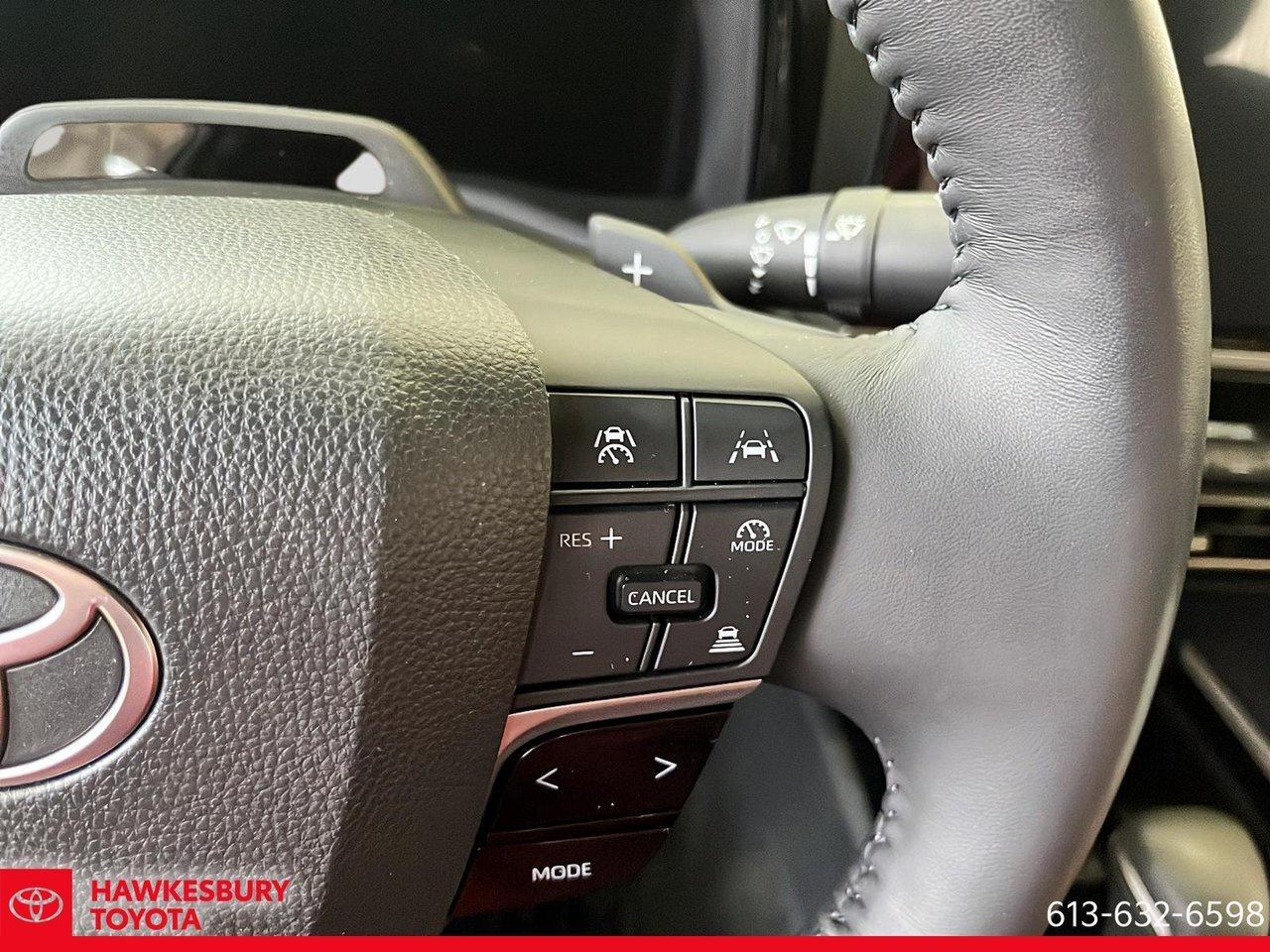 2025 Toyota Camry Hybrid XSE AWD Photo