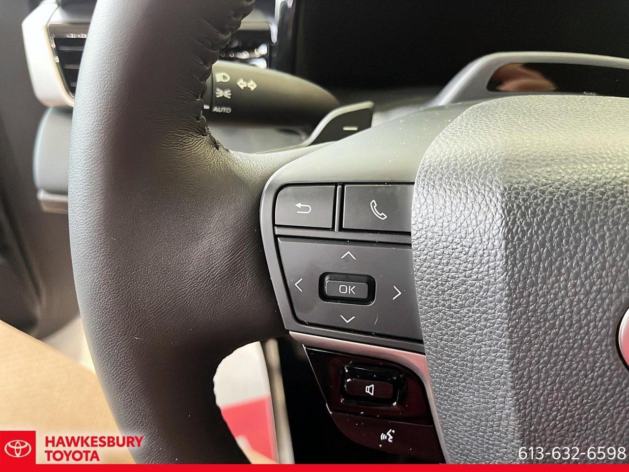 2025 Toyota Camry Hybrid XSE AWD Photo