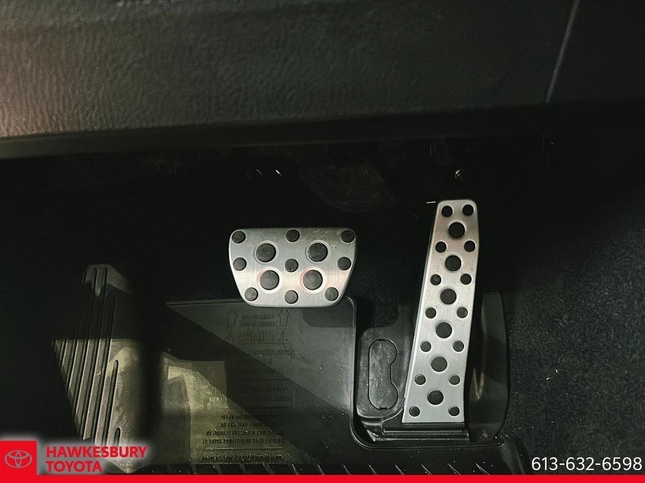 2025 Toyota Camry Hybrid XSE AWD Photo