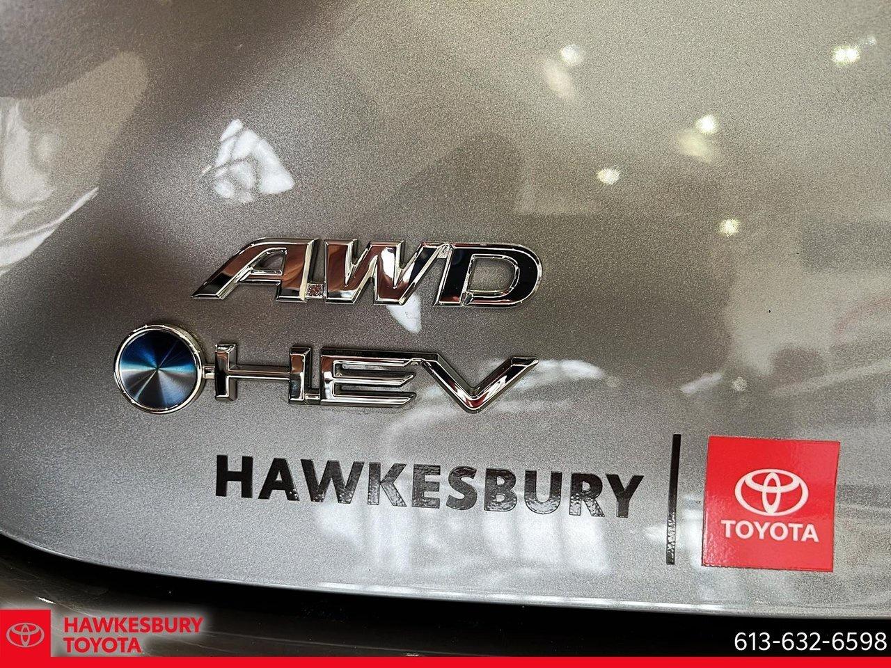 2025 Toyota Camry Hybrid XSE AWD Photo