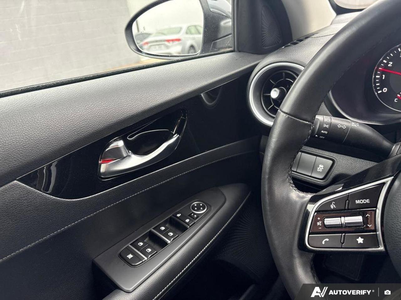 2024 Kia Forte EX+   NO ACCIDENTS   CARPLAY   6.0L/100KM Photo