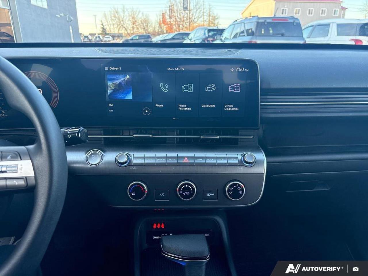 2024 Hyundai KONA Essential Photo