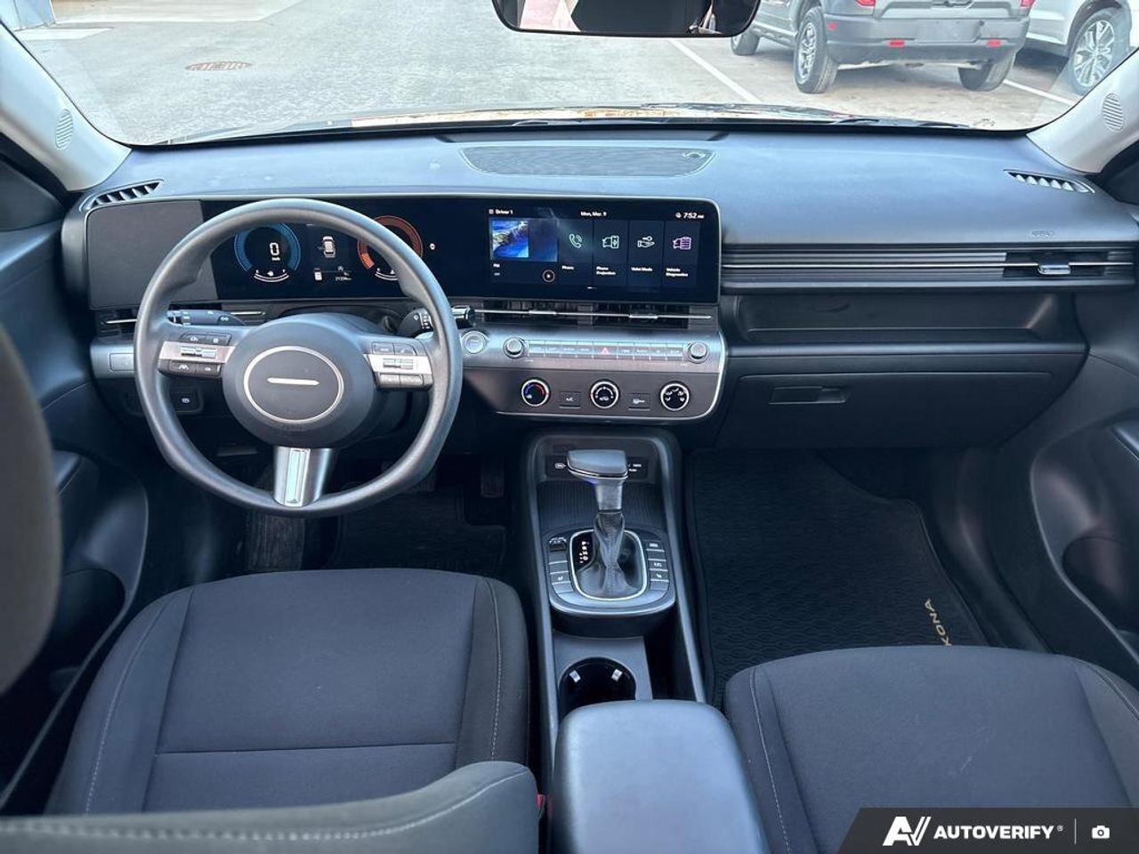 2024 Hyundai KONA Essential Photo