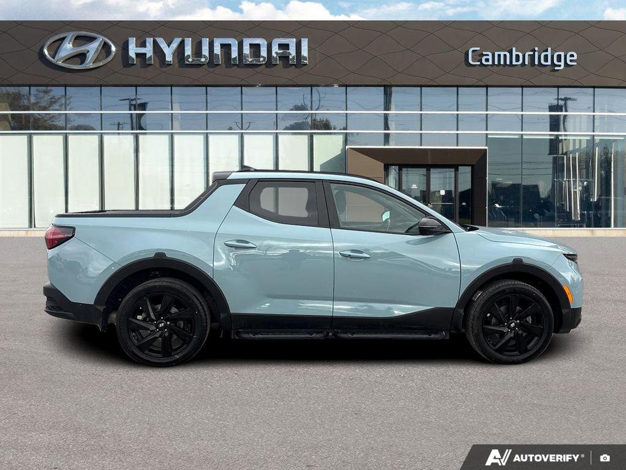 2023 Hyundai Santa Cruz Ultimate   NO ACCIDENTS   ONE OWNER   8.7L/100KM Photo