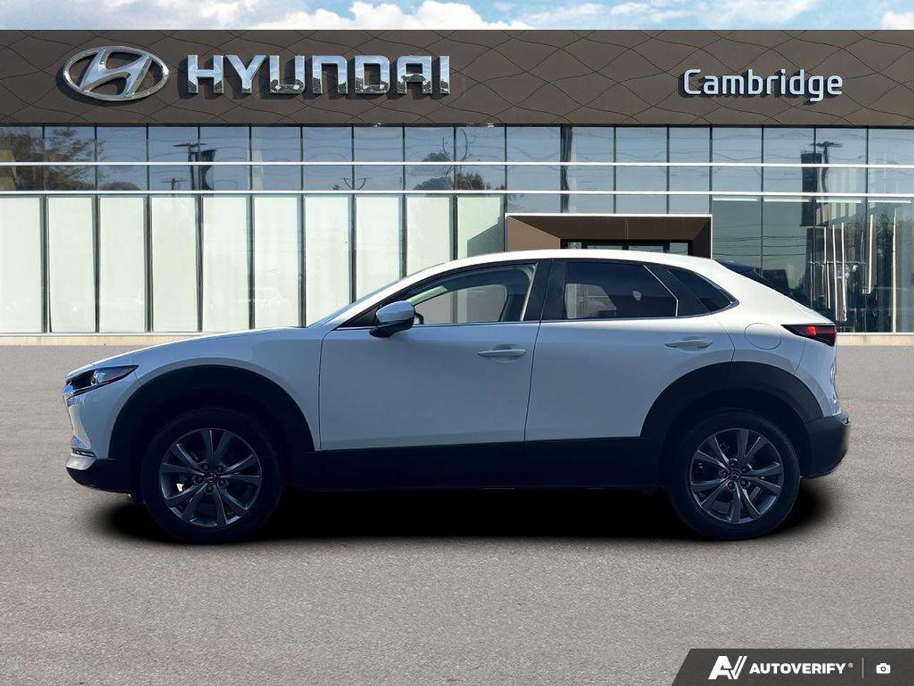 2025 Mazda CX-30 GS AWD   NO ACCIDENTS   ONE OWNER   7.7L/100KM Photo