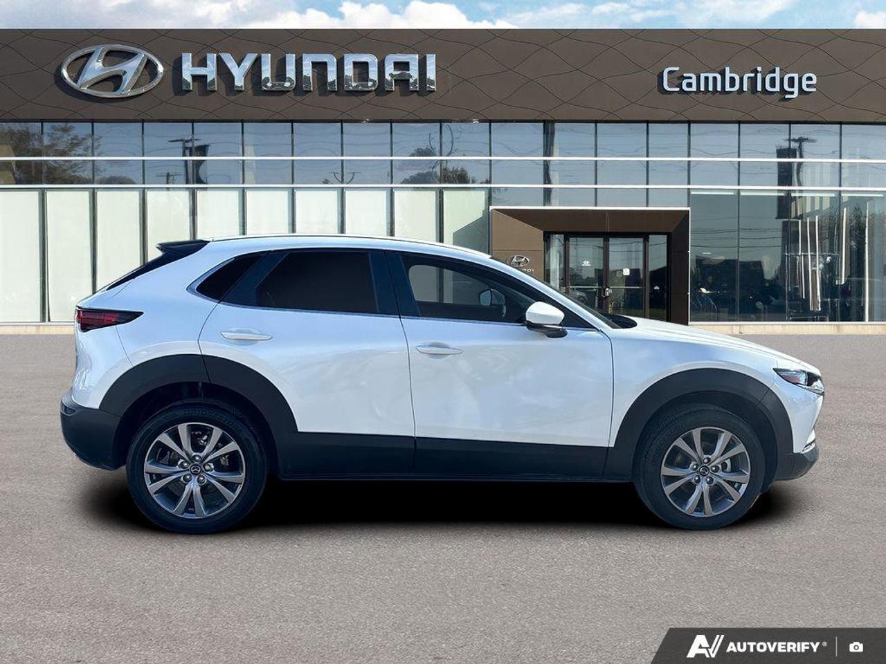 2025 Mazda CX-30 GS AWD   NO ACCIDENTS   ONE OWNER   7.7L/100KM Photo