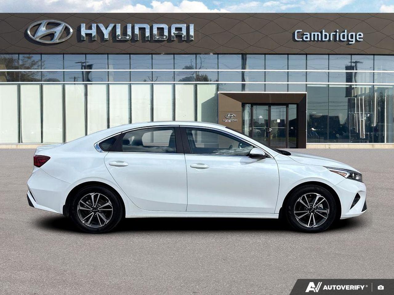 2024 Kia Forte EX+   NO ACCIDENTS   CARPLAY   6.0L/100KM Photo