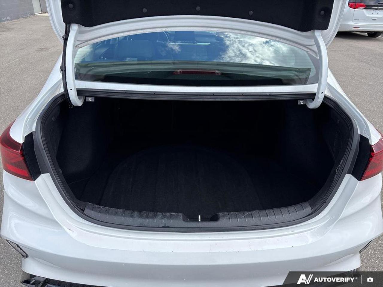 2024 Kia Forte EX+   NO ACCIDENTS   CARPLAY   6.0L/100KM Photo