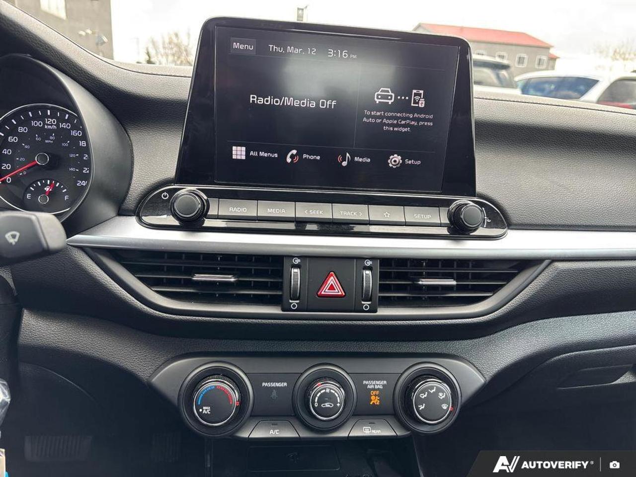 2024 Kia Forte EX+   NO ACCIDENTS   CARPLAY   6.0L/100KM Photo