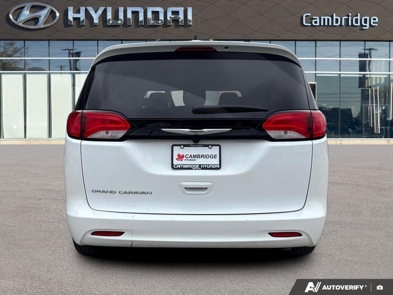 2024 Chrysler Grand Caravan SXT   NO ACCIDENTS   HEATED SEATS   8.4L/100KM Photo