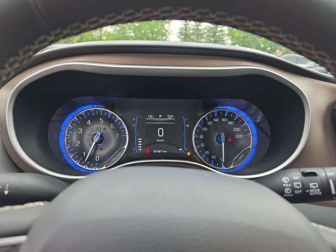 2024 Chrysler Grand Caravan SXT   NO ACCIDENTS HEATSEATS PWR DOORS CARPLAY Photo