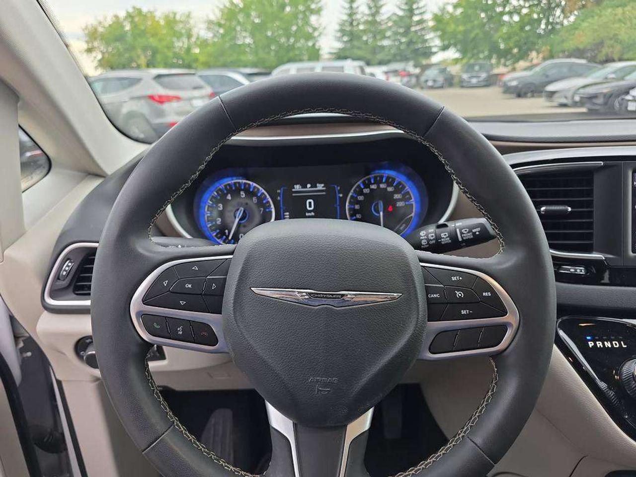 2024 Chrysler Grand Caravan SXT   NO ACCIDENTS HEATSEATS PWR DOORS CARPLAY Photo