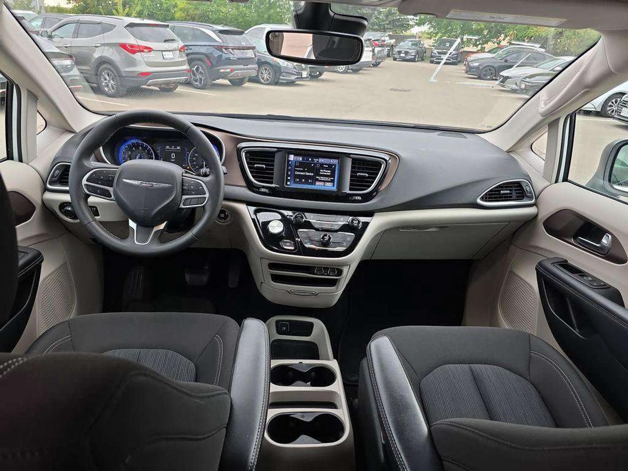 2024 Chrysler Grand Caravan SXT   NO ACCIDENTS HEATSEATS PWR DOORS CARPLAY Photo
