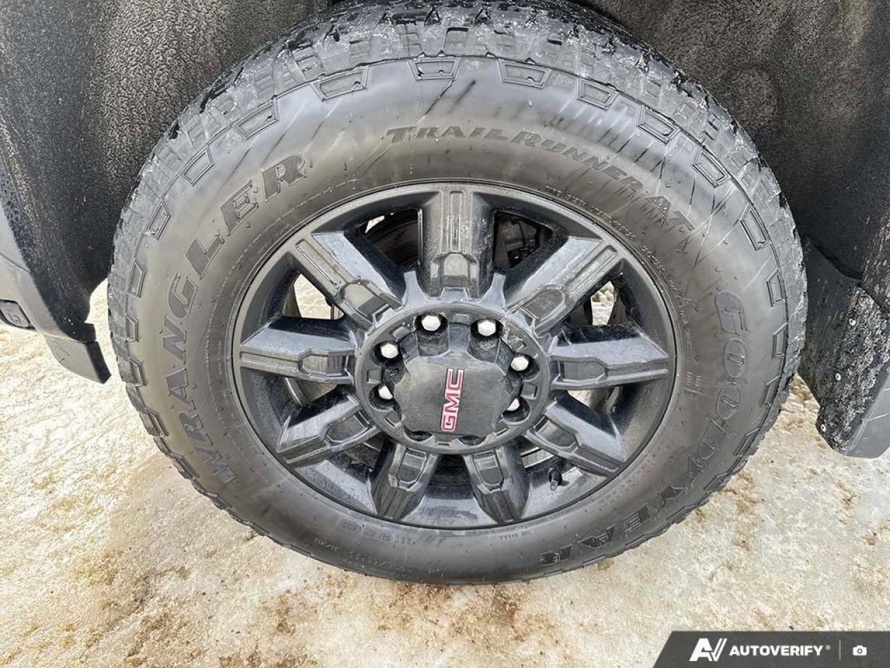 2024 GMC SIERRA 2500HD AT4Trailer Brake Controller   Heated Seats   Remot Photo